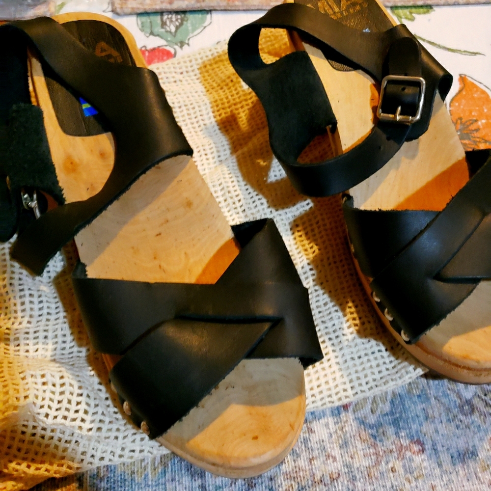Mia Gertrude clog sandal size 10